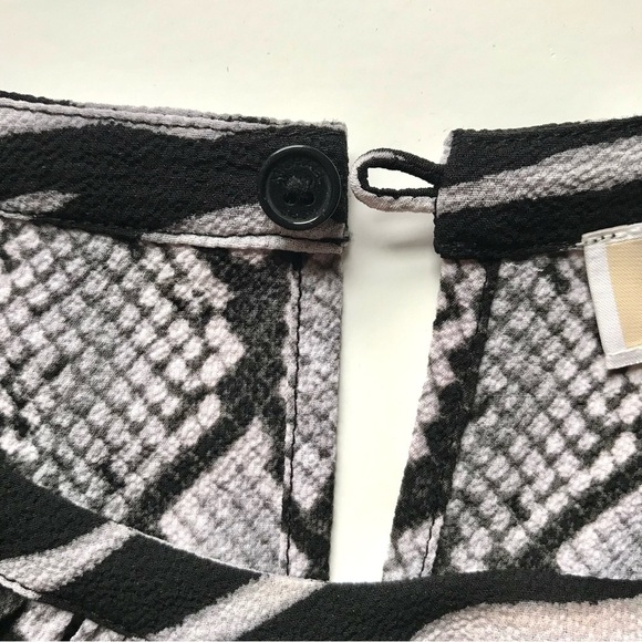 MICHAEL Michael Kors XS Snake Print Keyhole Neck Black & Gray Long Sleeve Blouse - Picture 10 of 14